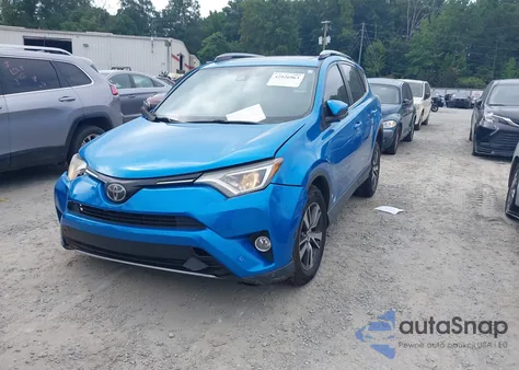 2017 Toyota Rav4 Xle z USA, uszkodzony, nr VIN JTMWFREV3HD099225